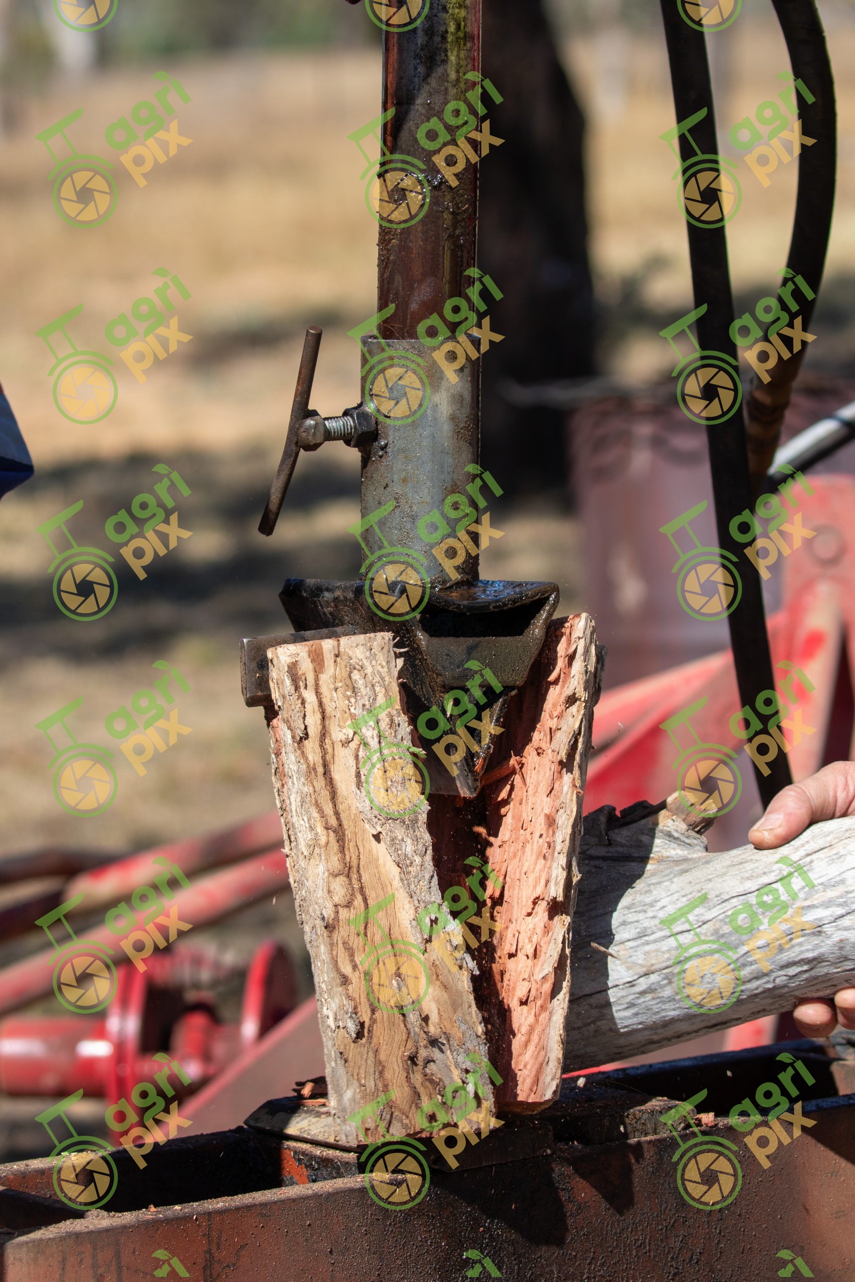 Hydraulic Log Splitting for Firewood Preparation