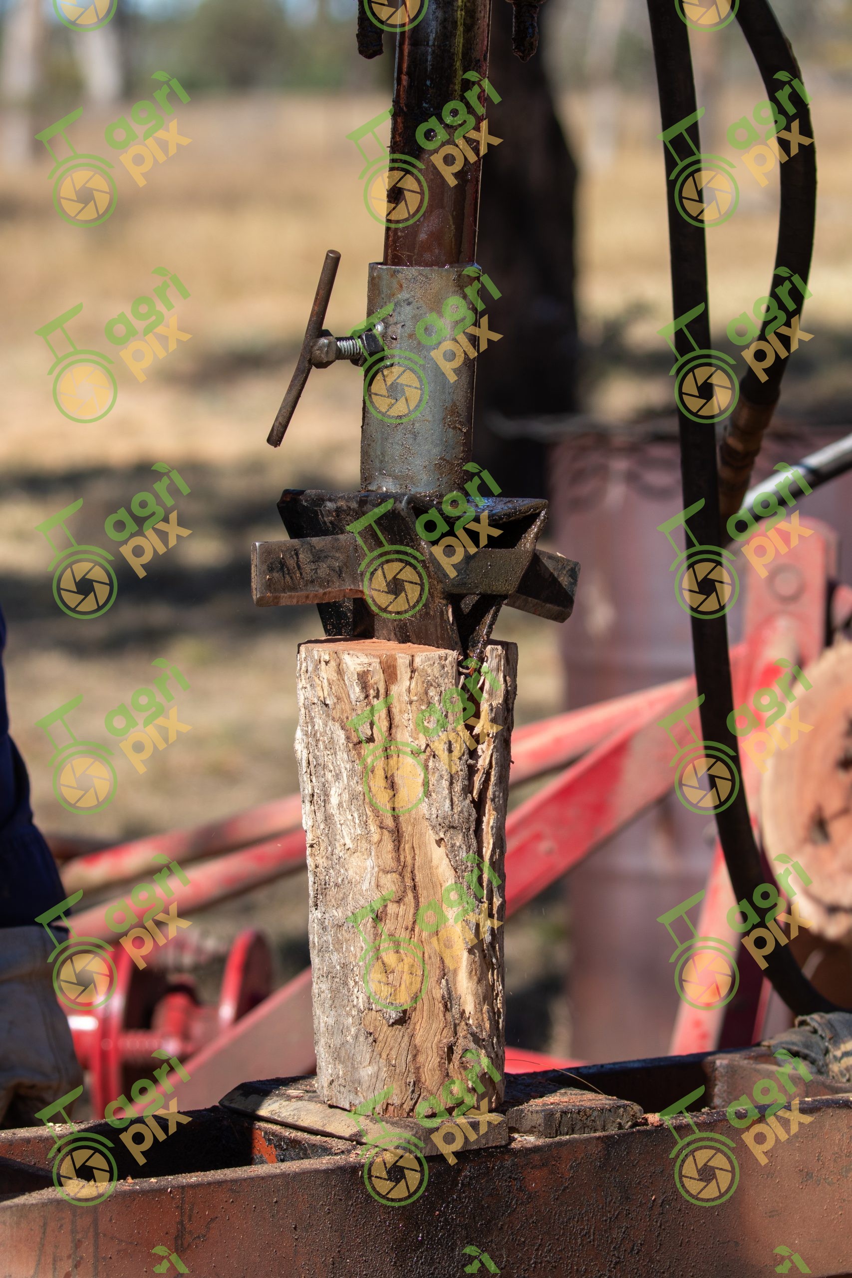 Hydraulic Log Splitting for Firewood Preparation
